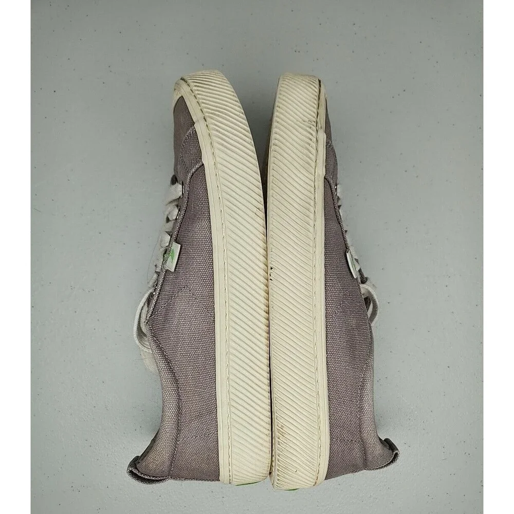 Cariuma Grey Canvas Low Top Sneaker Shoes - Size 7